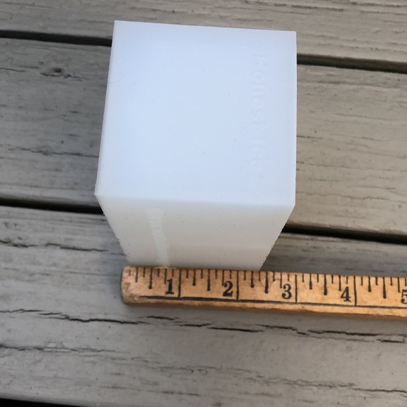 New Honest Ice silicone mustache ice cube mold / tray - Picture 13 of 13